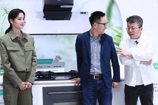 直播：厨房新品登场解锁烹饪新体验k8凯发入口华帝联合京东AWE(图2)